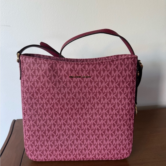 Michael Kors Handbags - Michael Kors Shoulder Bag